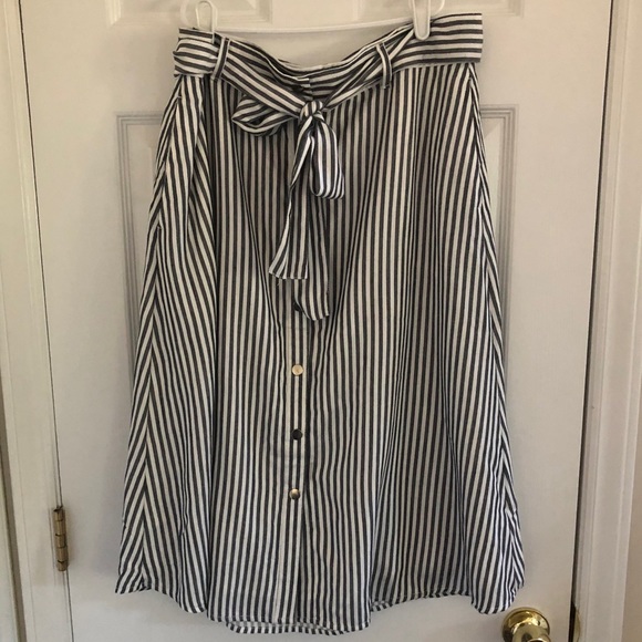 LOFT Dresses & Skirts - Loft Midi Skirt